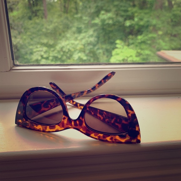 Sunglasses - Picture 1 of 3